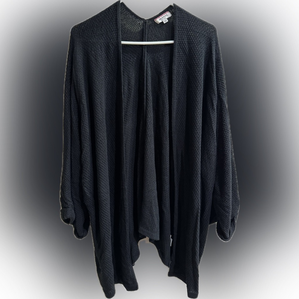 ANDREE BY UNIT Black Sweater